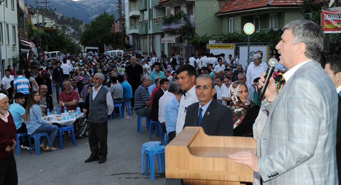 Başkan Akyürek Derebucaklılarla İftar Yaptı