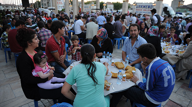 Engelli Dernekleri Büyükşehir'in İftarında Buluştu