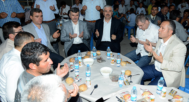 Kadınhanı ve Sarayönü'nde Binlerce Kişi İftarda Buluştu