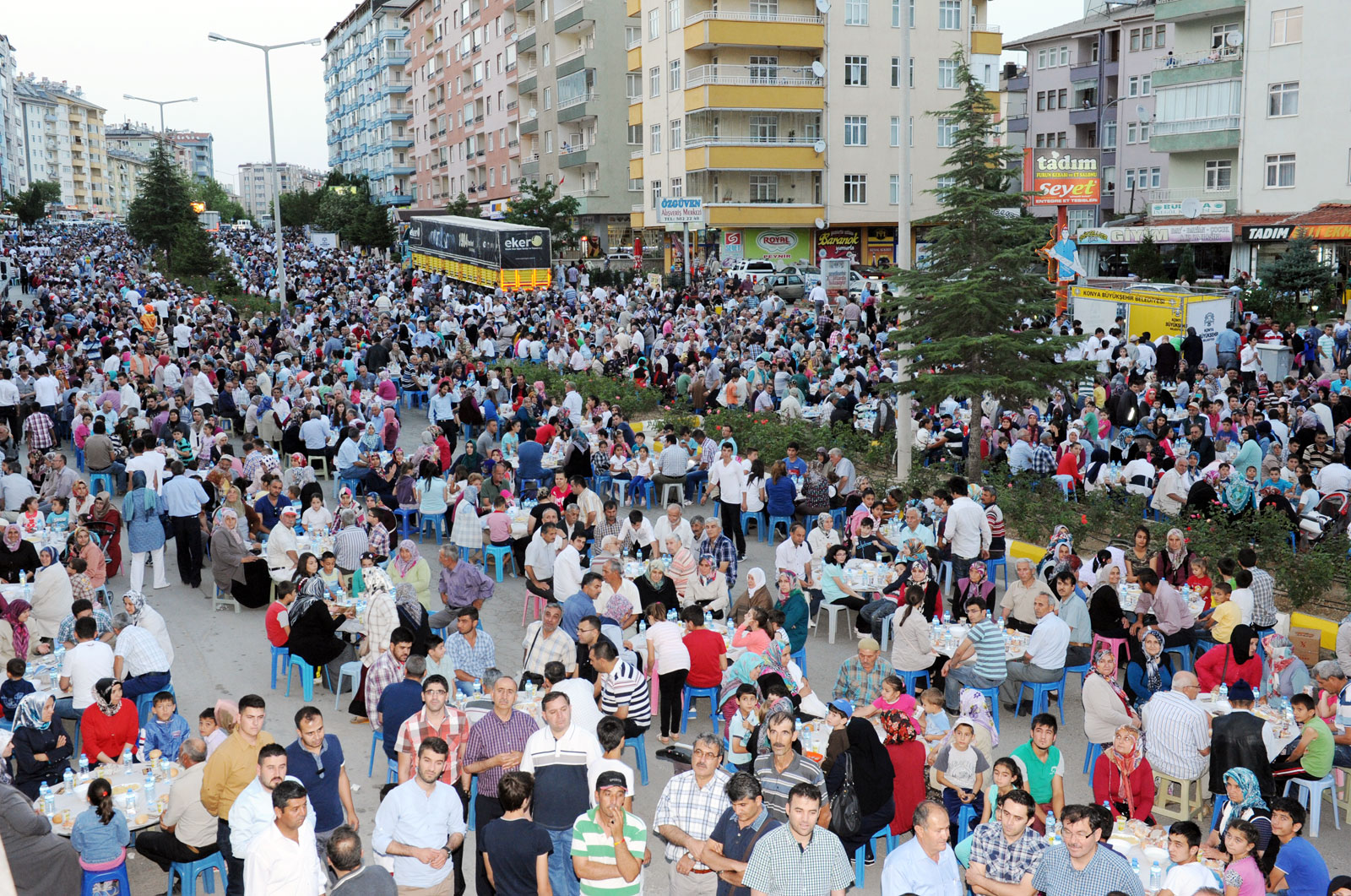 Seydişehirliler Büyükşehir'in İftarında Buluştu