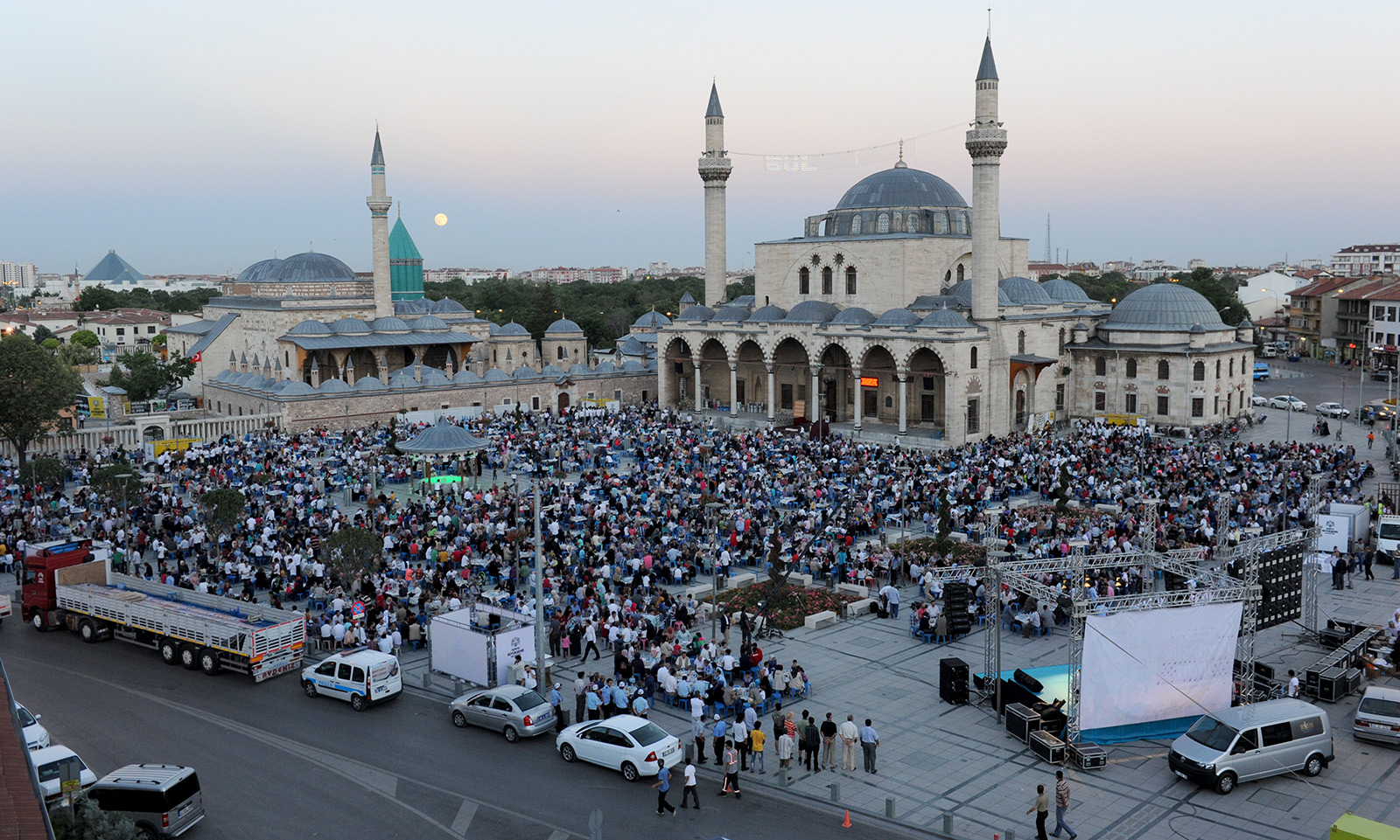 Başbakan Yardımcısı Babacan Büyükşehir'in Yetimler İftarı'na Katıldı