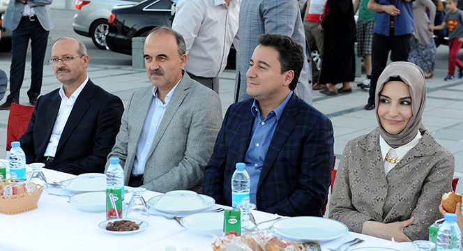 Başbakan Yardımcısı Babacan Büyükşehir'in Yetimler İftarı'na Katıldı