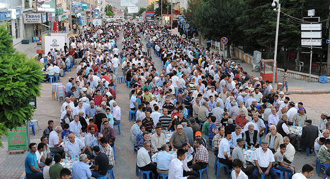 Başkan Akyürek İftarda Yunaklılarla Buluştu