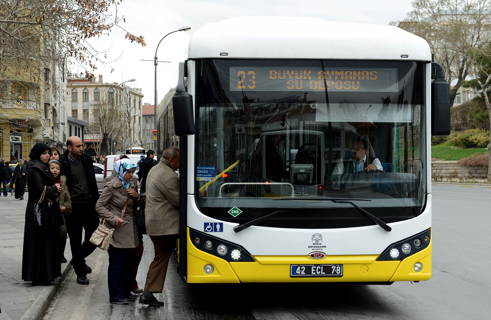 65 Yaş ve Üzerine Toplu Ulaşım Ücretsiz