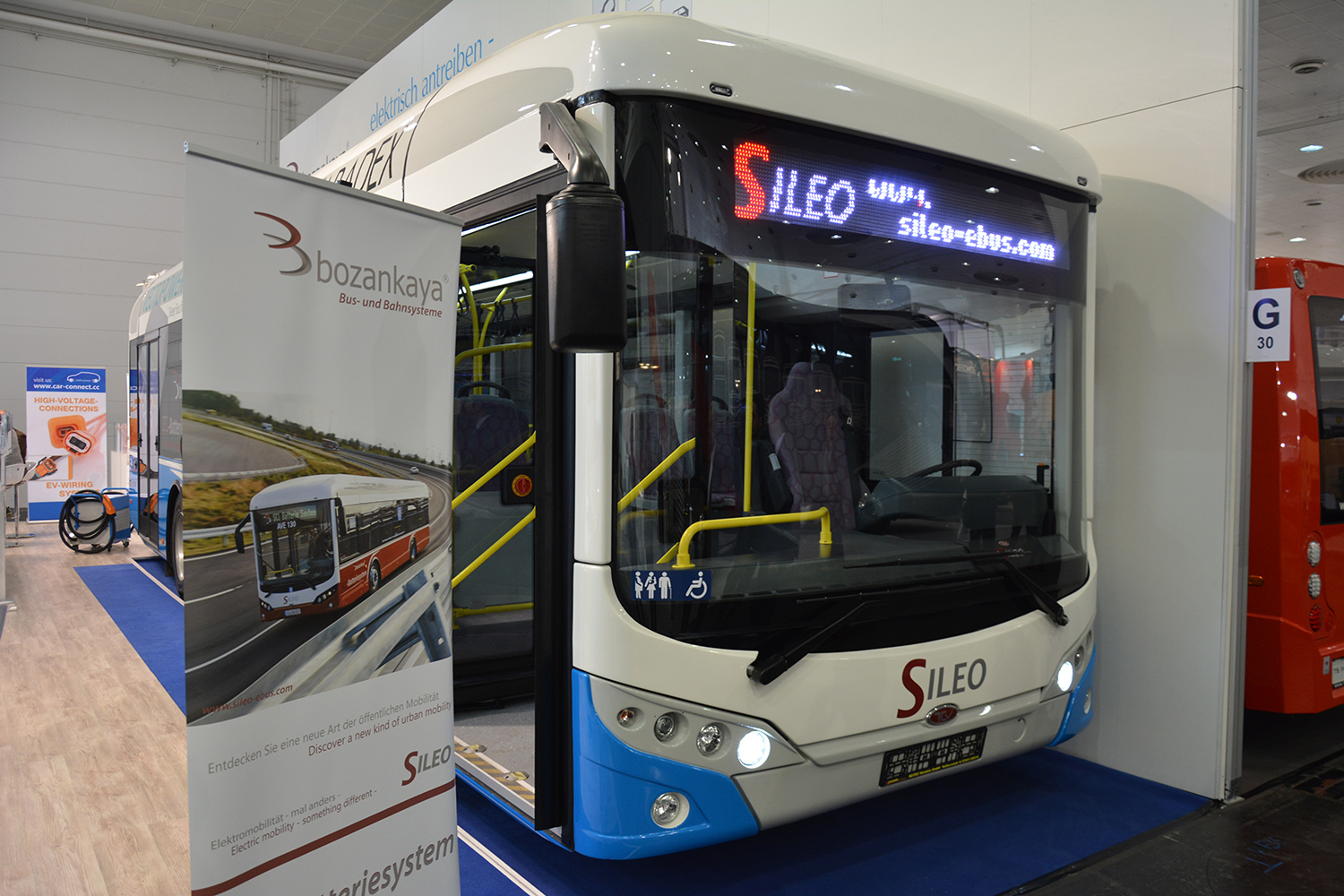 Konya'da Hizmete Giren Tramvaylar Berlin'de Büyük İlgi Gördü