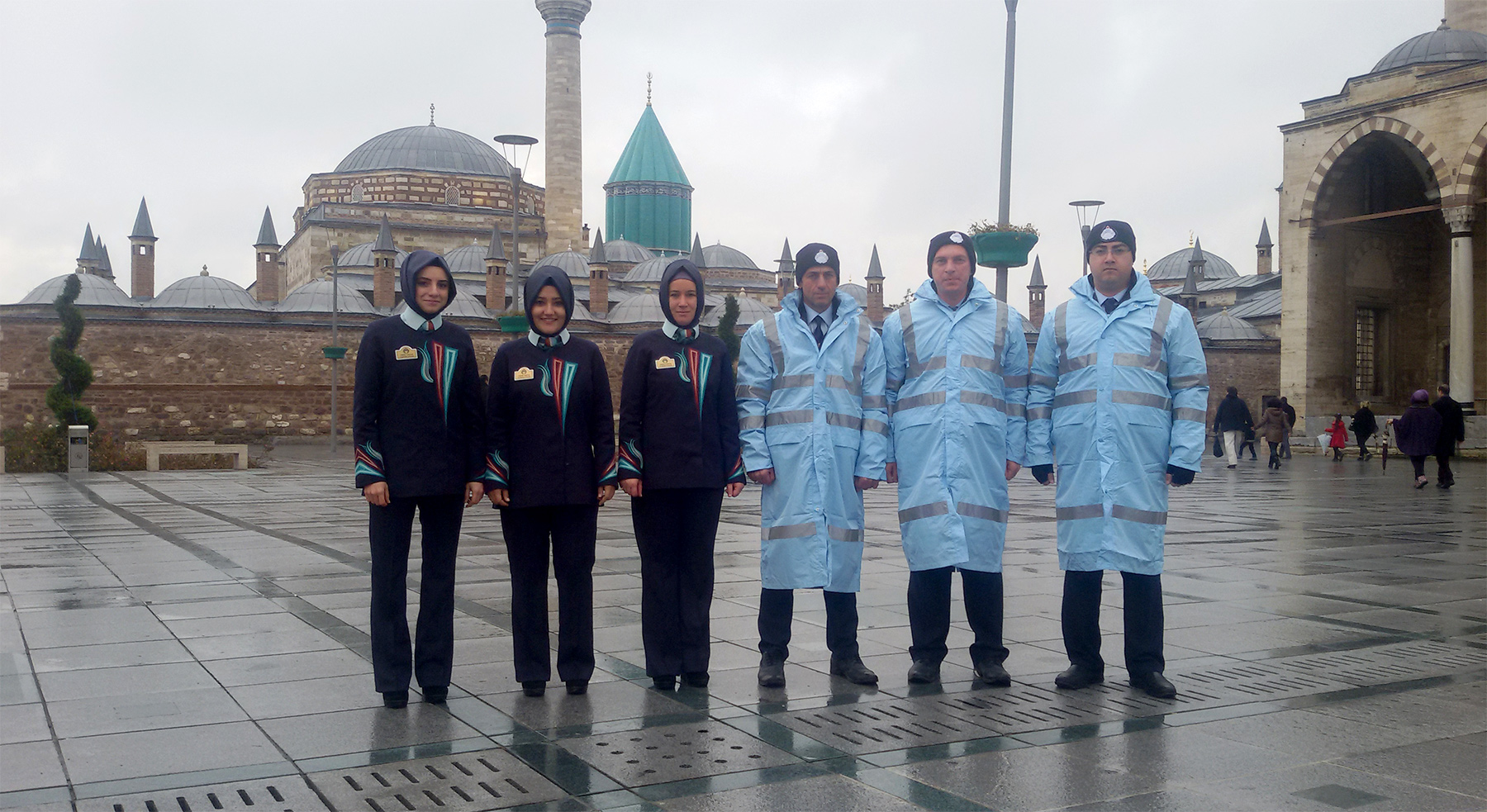 Turizm Zabıtası Yabancı Misafirlere Danışmanlık Yapıyor