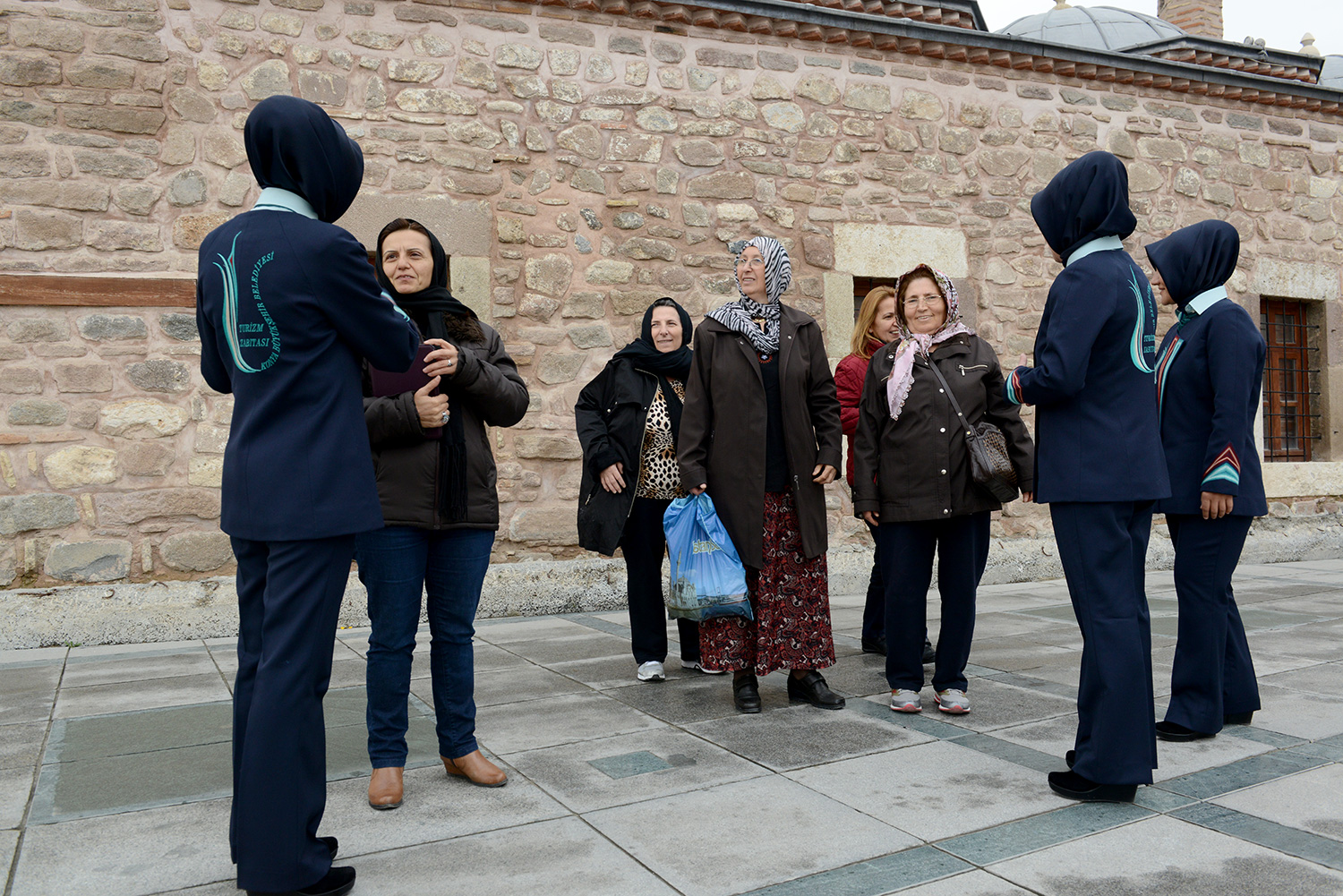 Turizm Zabıtası Yabancı Misafirlere Danışmanlık Yapıyor