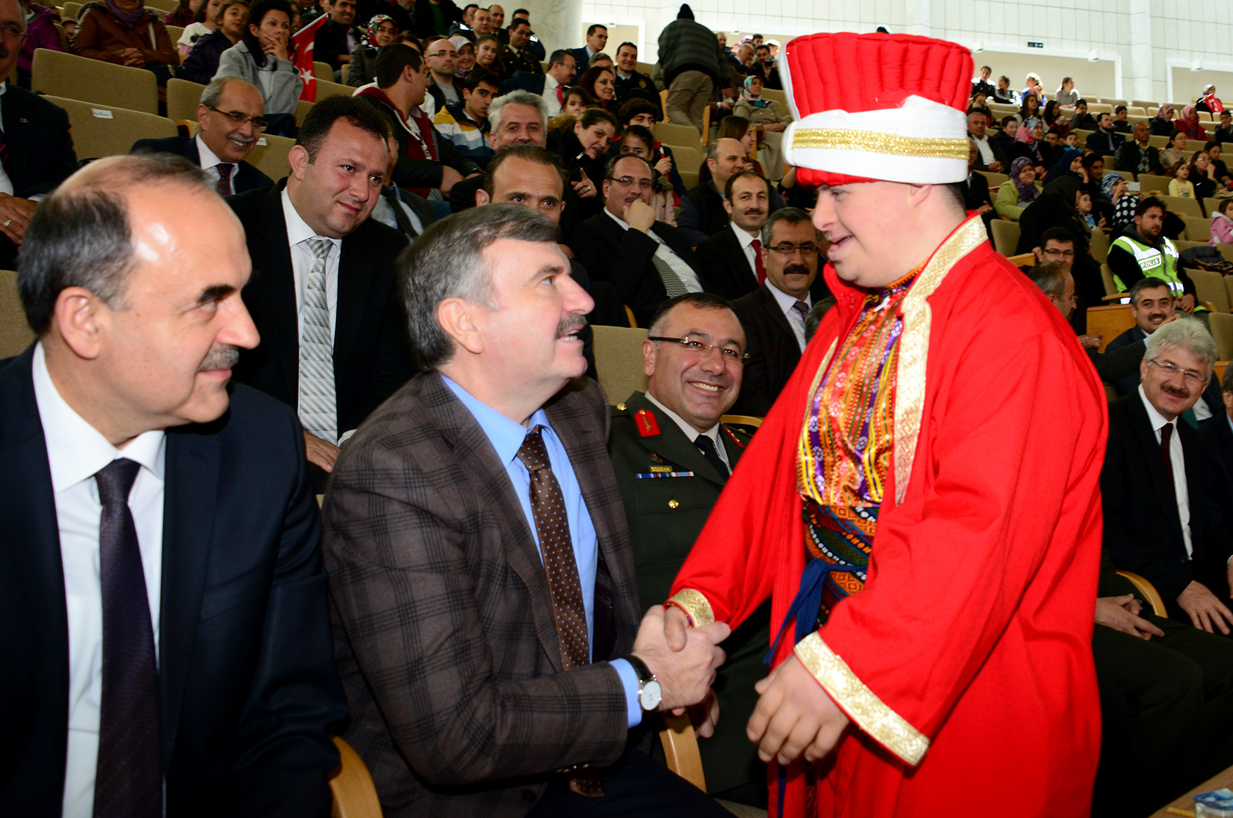 Başkanlık Koltuğuna Ayşe Ceren Küçükiba Oturdu