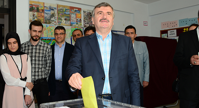 Başkan Akyürek Oyunu 2022 Nolu Sandıkta Kullandı