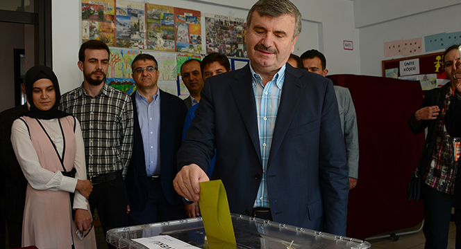 Başkan Akyürek Oyunu 2022 Nolu Sandıkta Kullandı