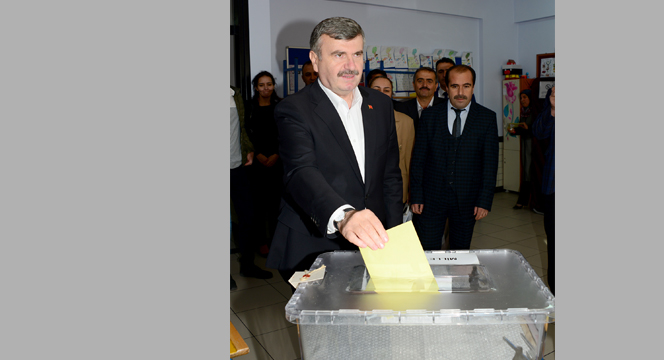 Başkan Akyürek Oyunu 2022 Nolu Sandıkta Kullandı