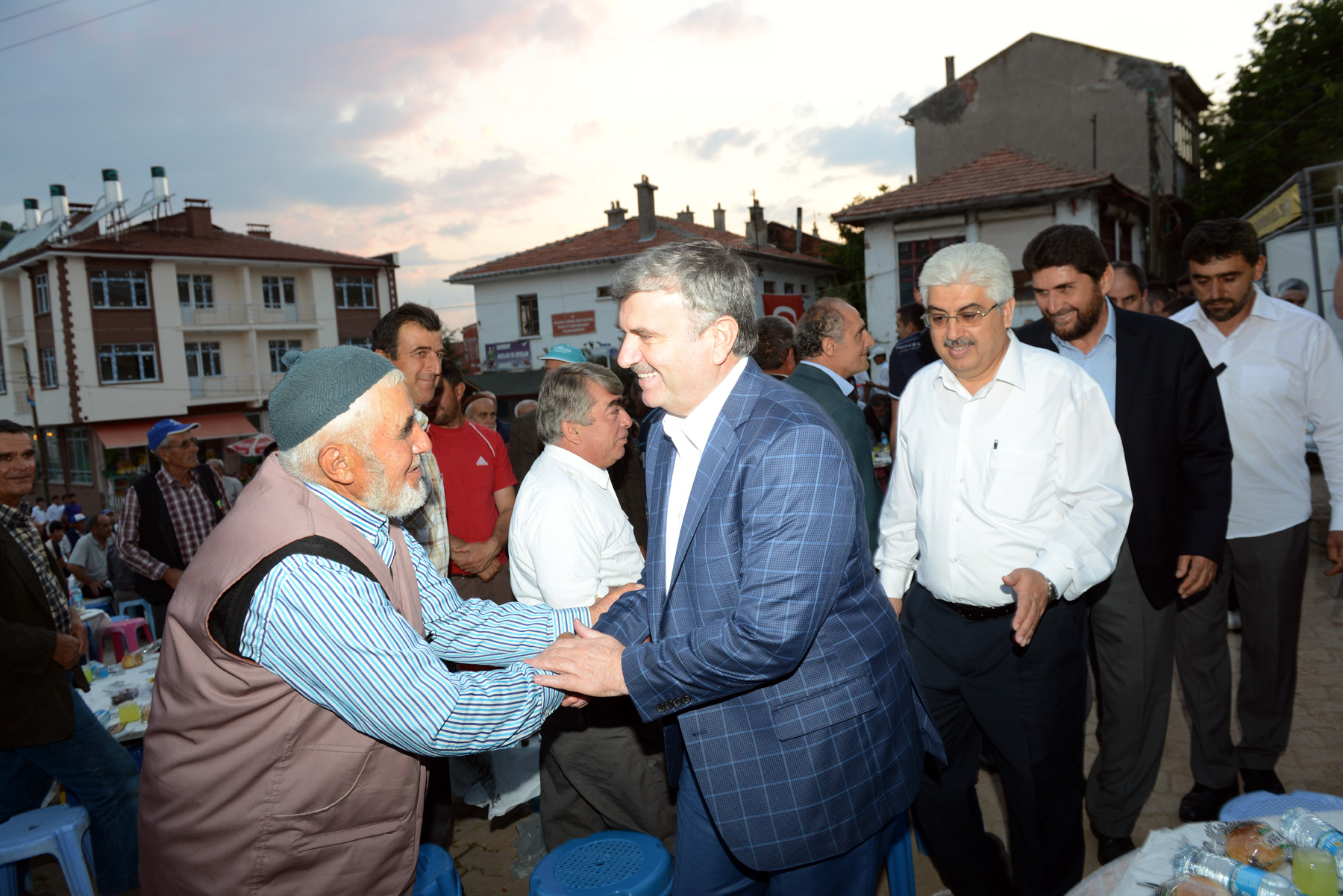 2 Yıl İçinde Bütün Büyükşehir Yolları Tamamlanacak