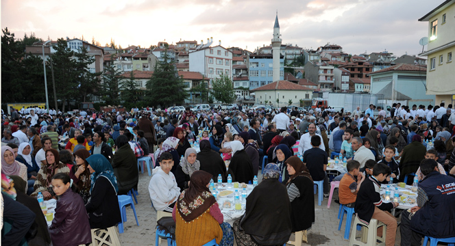 Akyürek: Müslüman Kardeşlerimize Dua Edelim