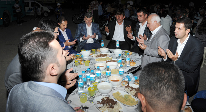 Akyürek: Müslüman Kardeşlerimize Dua Edelim