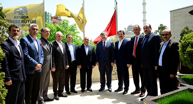 Hak-İş ve Memur-Sen 1 Mayıs'ı Konya'da Kutluyor