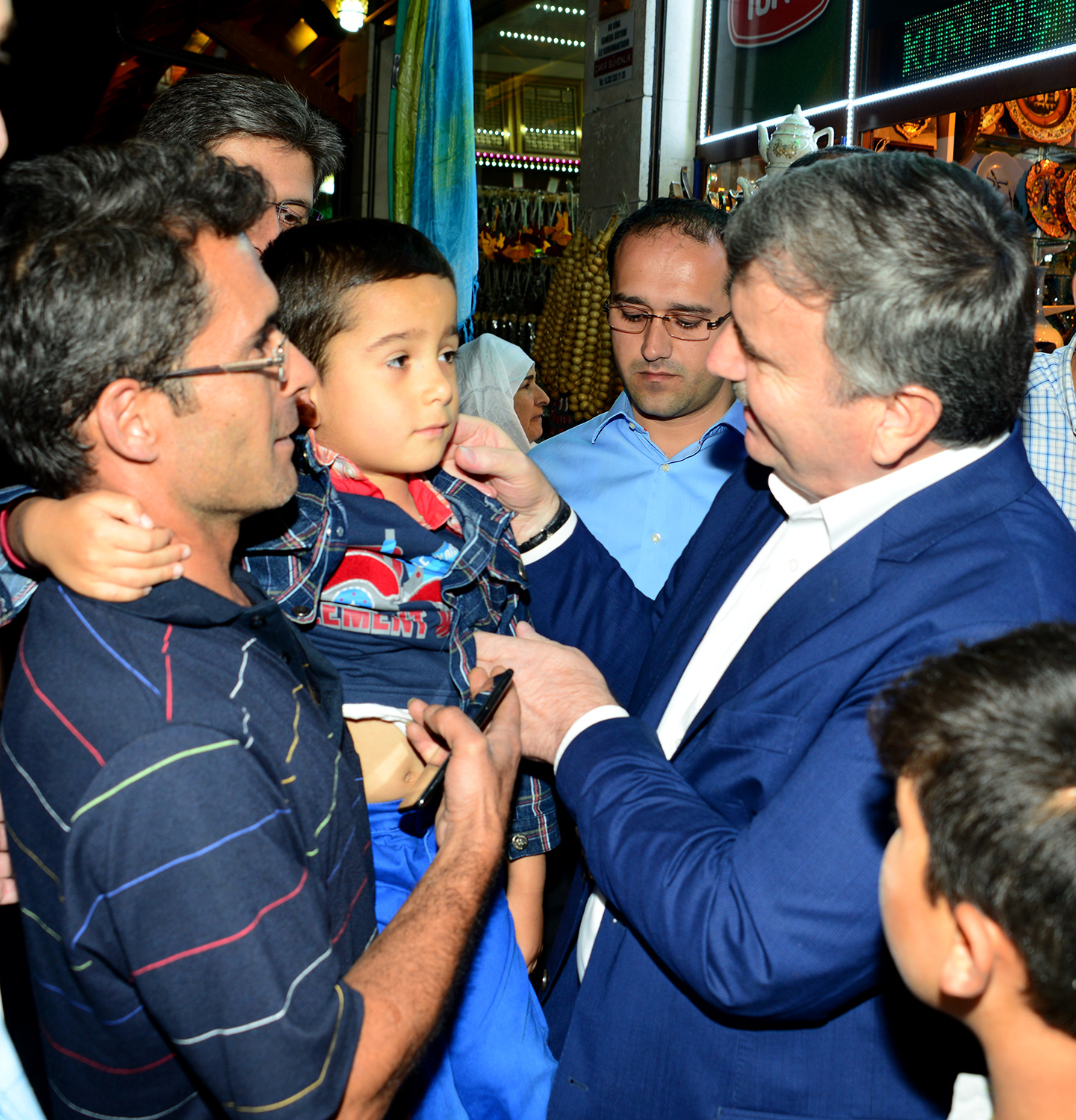 Mevlana Meydanı'nda Muhteşem Kadir Gecesi Coşkusu