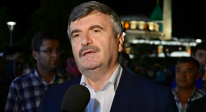 Mevlana Meydanı'nda Muhteşem Kadir Gecesi Coşkusu