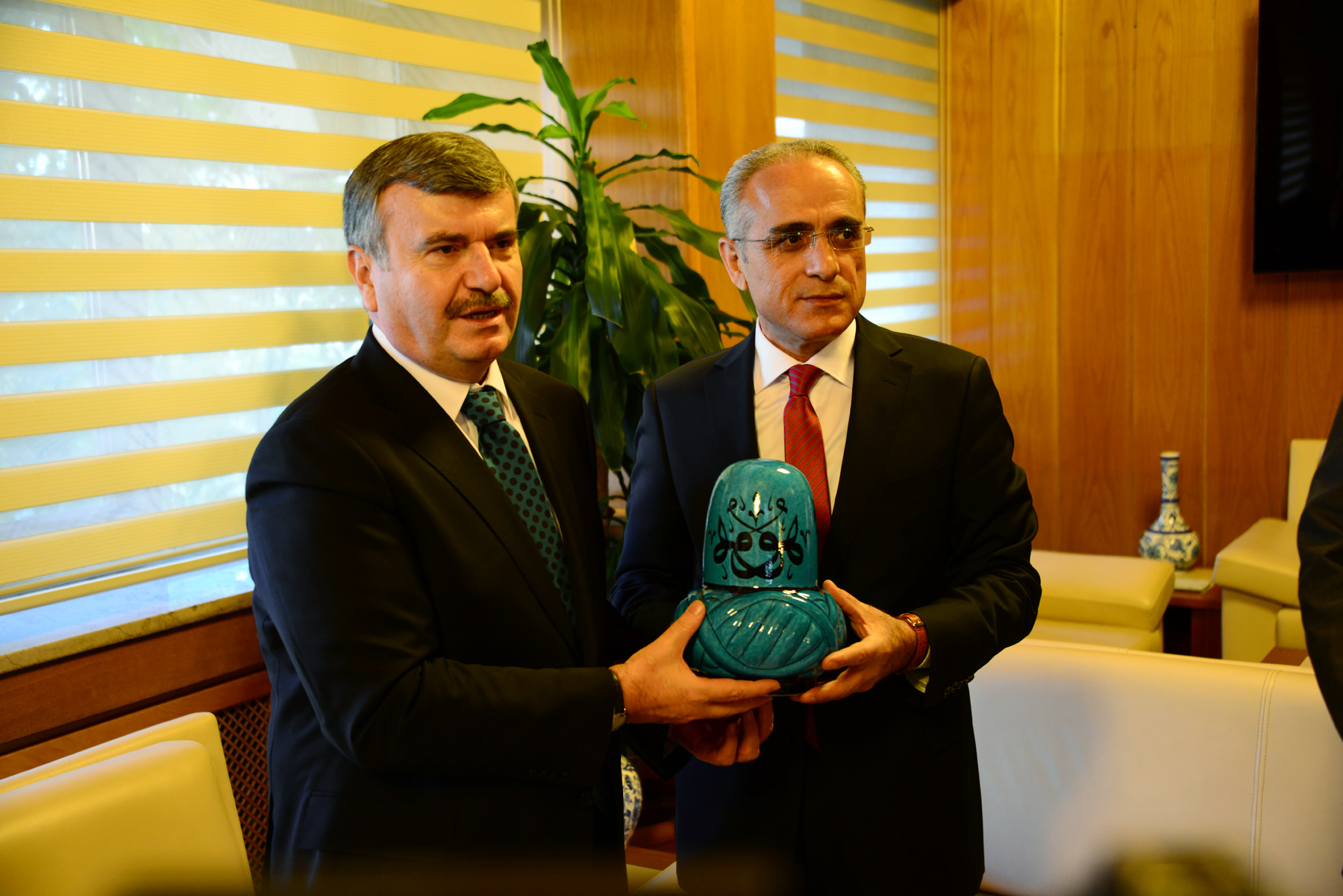Kültür Bakanı Topçu'dan Başkan Akyürek'i Ziyaret