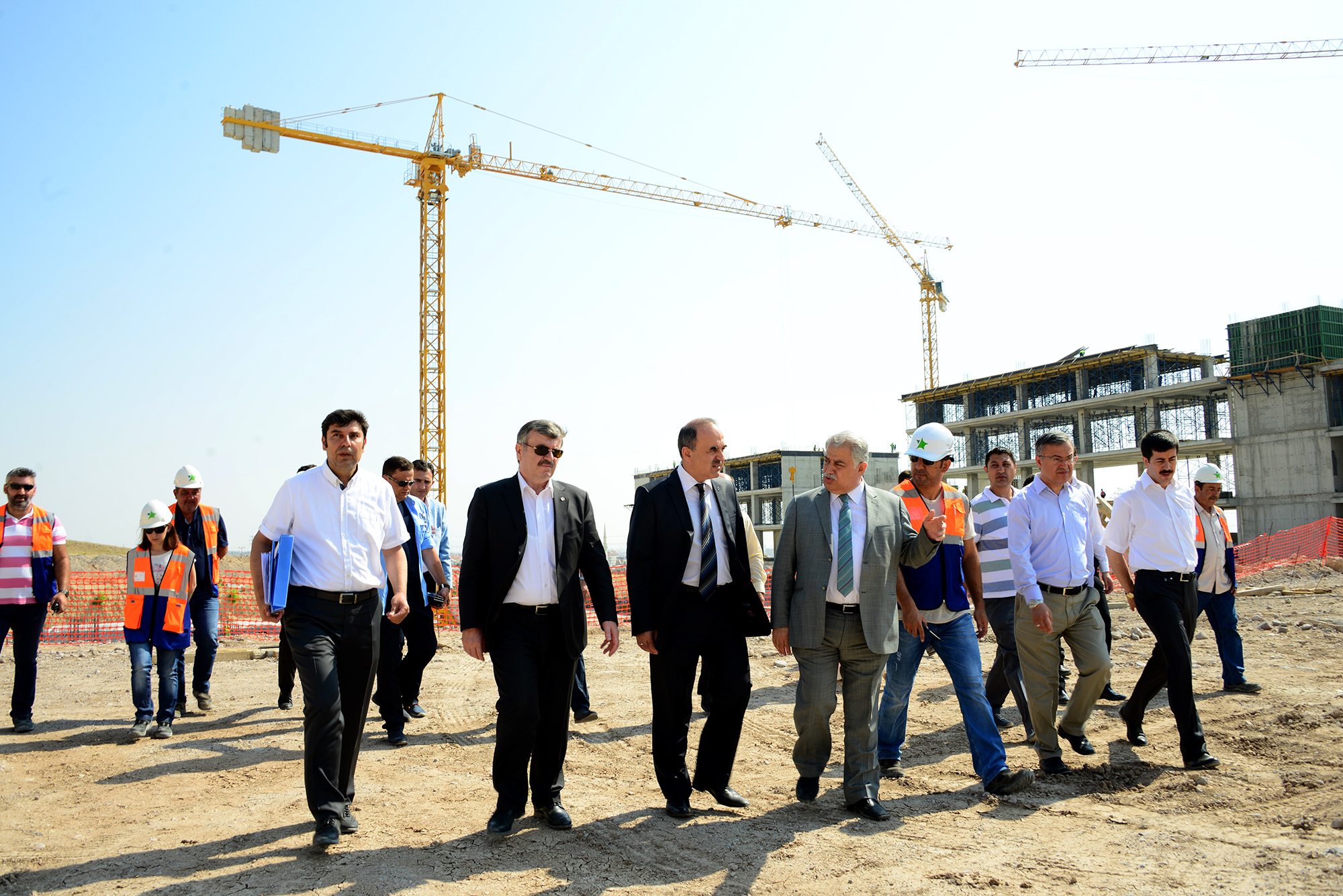 Vali Erol ve Başkan Akyürek NEÜ Kampüs İnşaatını İnceledi