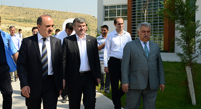 Vali Erol ve Başkan Akyürek NEÜ Kampüs İnşaatını İnceledi
