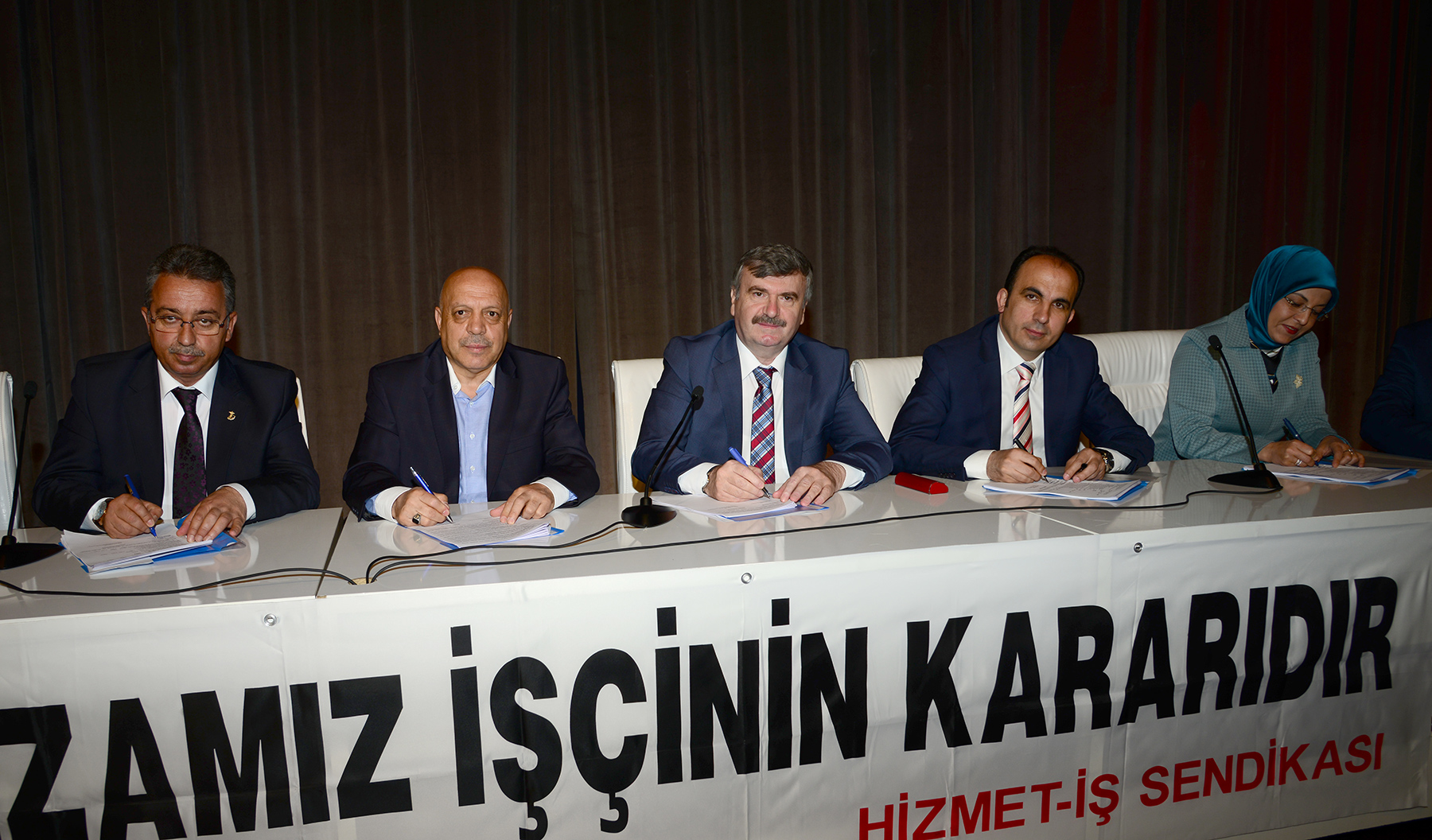 1 Mayıs ve Toplu Sözleşme Sevinci Bir Arada 