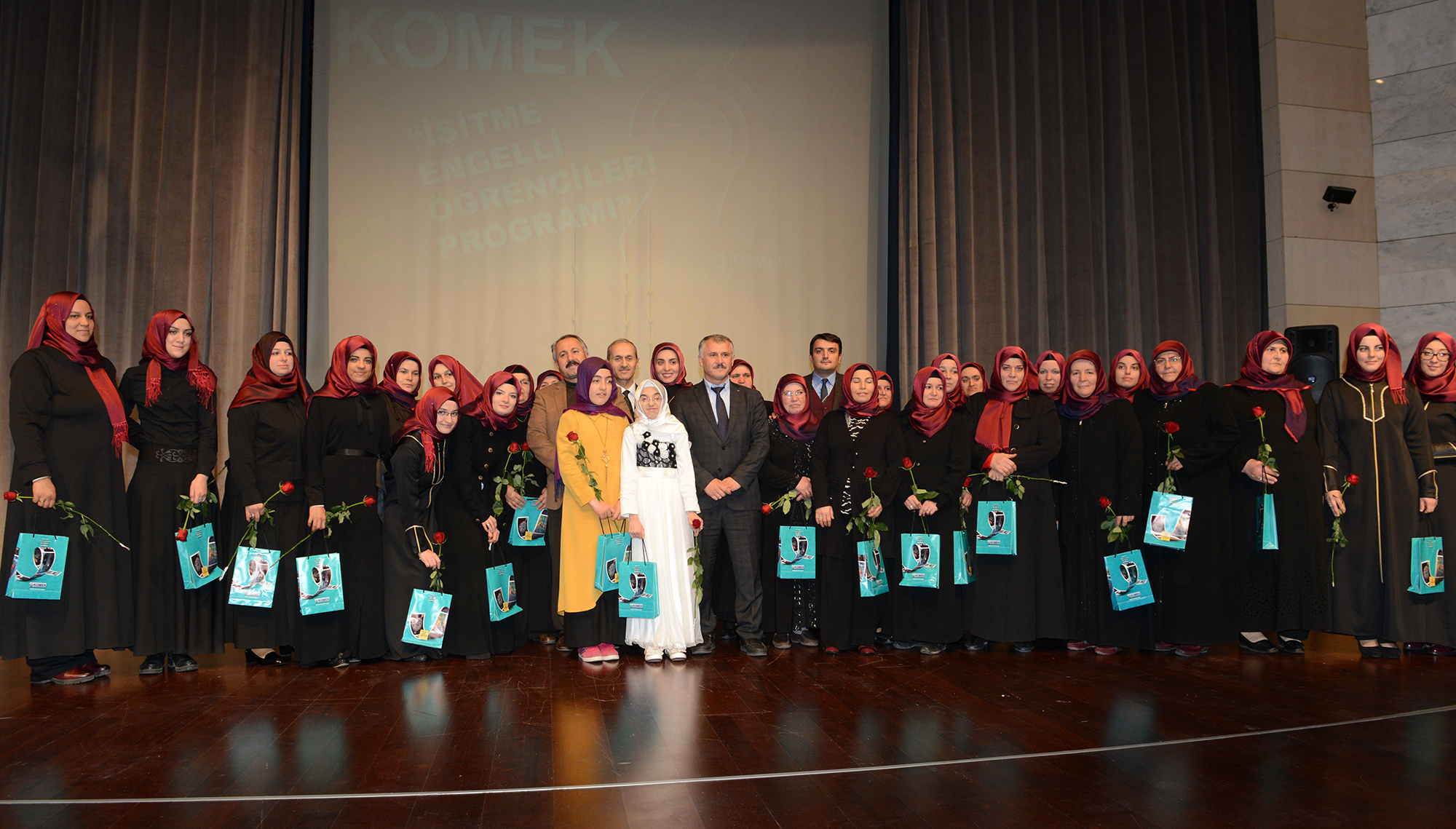 KOMEK'ten Duygu Dolu ve Anlamlı Bir Program