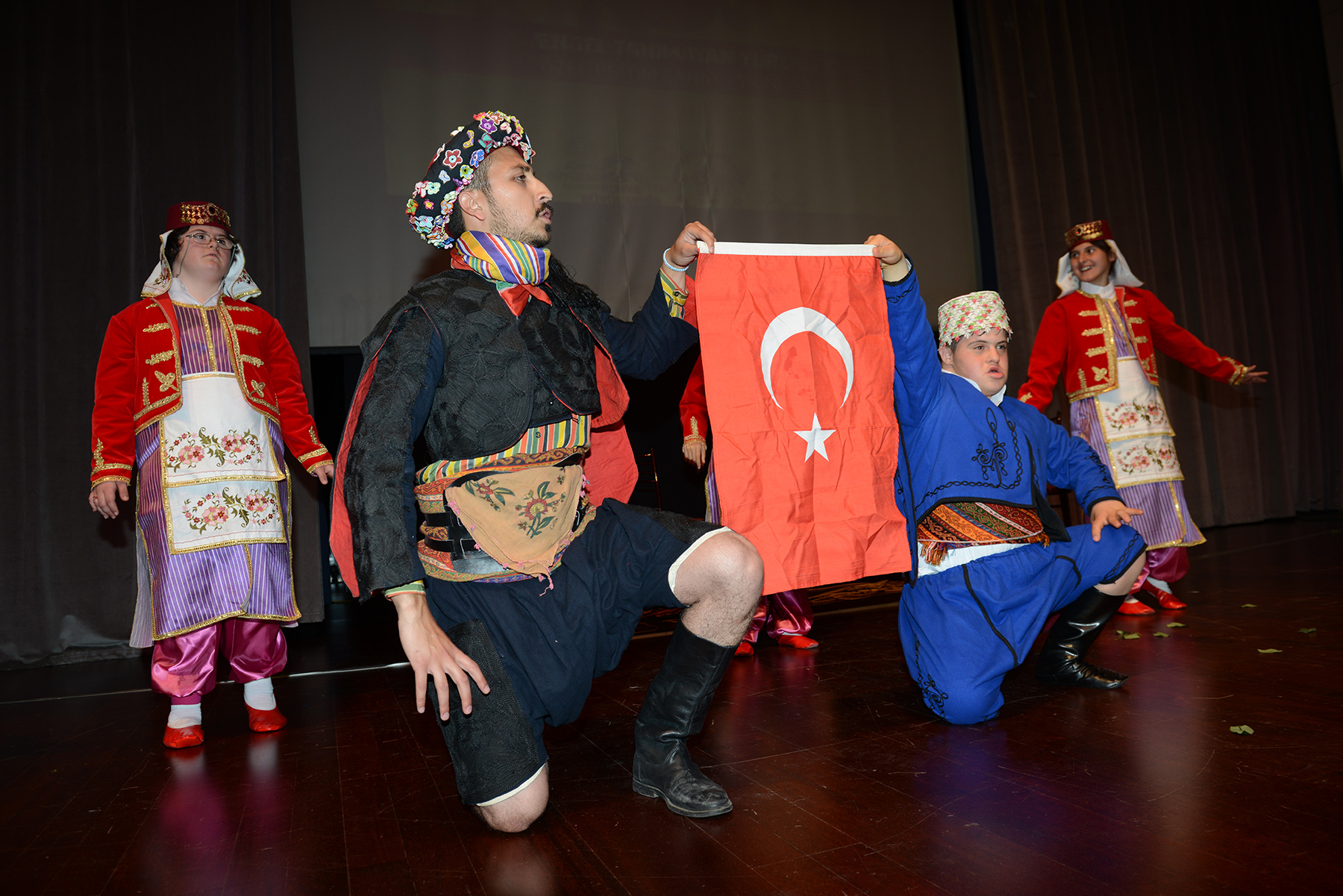 'Engel Tanımayan Yürekler' Duygulandırdı