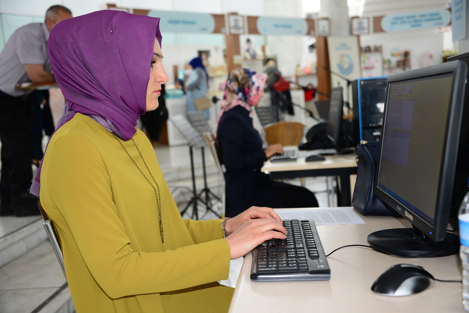 Konya'nın En Büyük Sanatsal Etkinliğinde TRT Sanatçılarıyla Gala Gecesi 