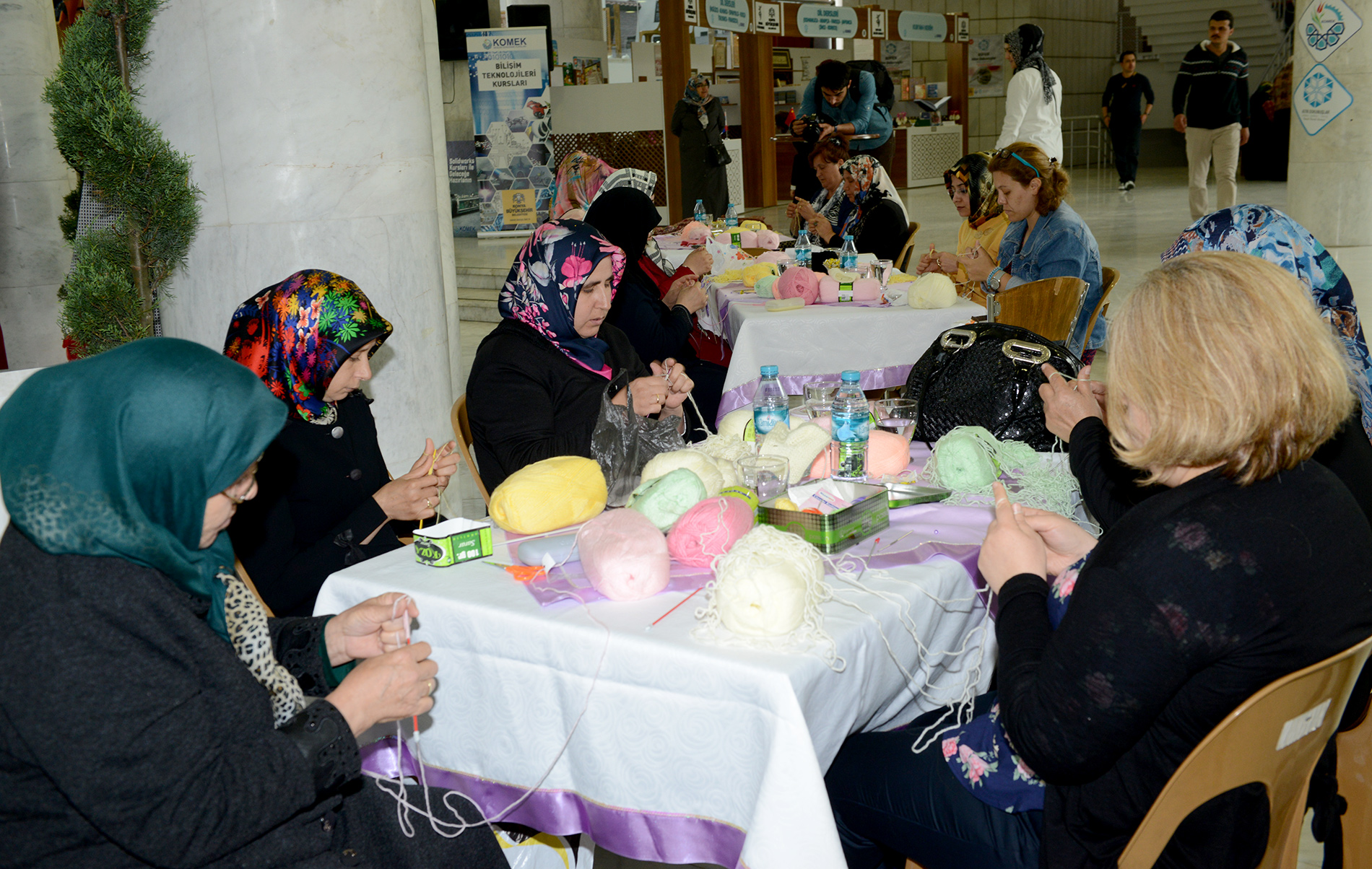 Konya'nın En Büyük Sanatsal Etkinliğinde TRT Sanatçılarıyla Gala Gecesi 
