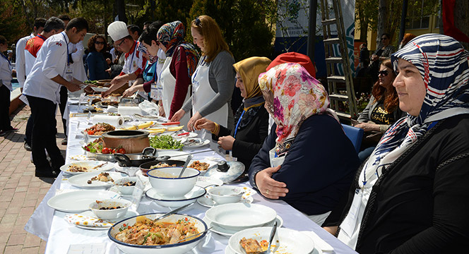 Yöresel Yemek Yarışmasına KOMEK Damga Vurdu