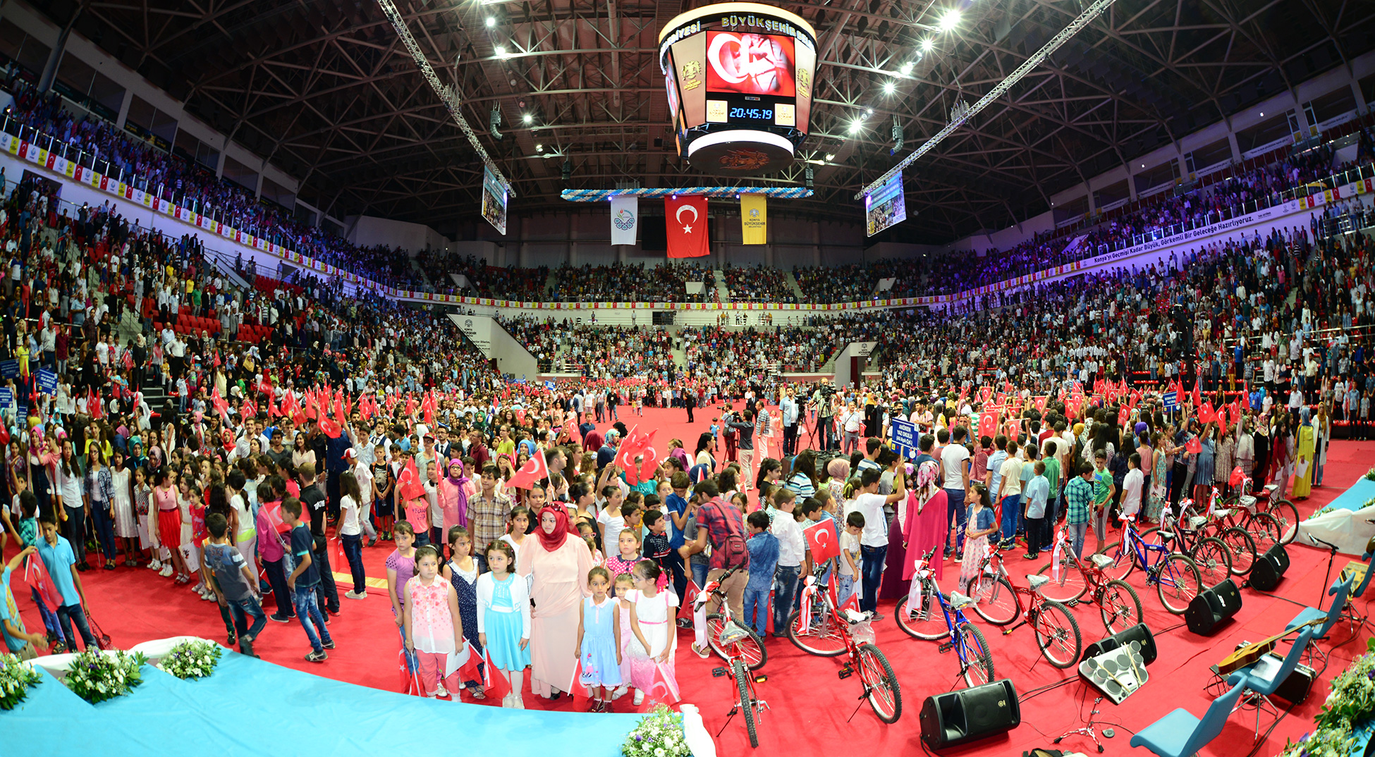 KOMEK Yaz Okulu'ndan Muhteşem Final Gecesi