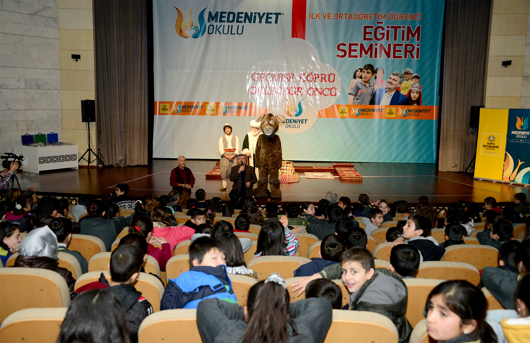40 Bin Öğrenciye Değerler Eğitimi Semineri