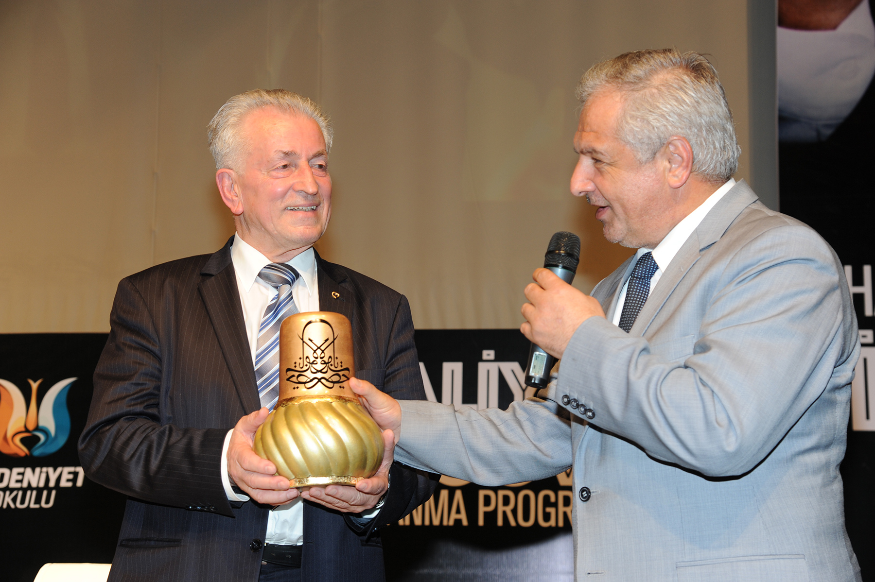 Bilge Kral Aliya İzzetbegoviç Konya'da Anıldı