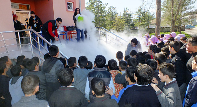 Büyükşehir Bilim Tırı İlçelerde 