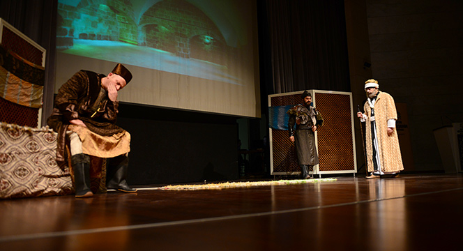 'Ertuğrul Osman Mevlana' Tiyatrosu İlçelerde 