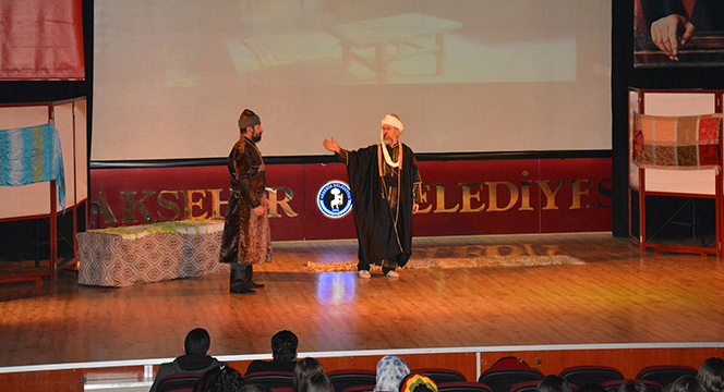 'Ertuğrul Osman Mevlana' Tiyatrosu İlçelerde 