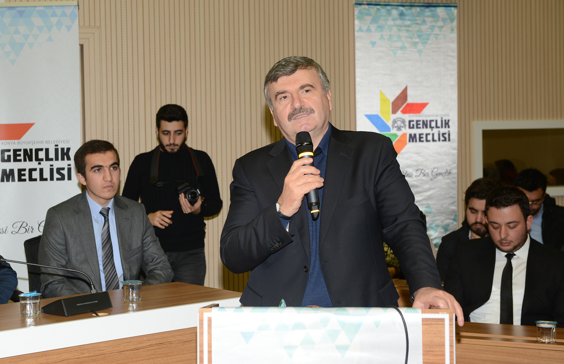Gençler Büyük Türkiye Hedefine Katkı Yapıyor