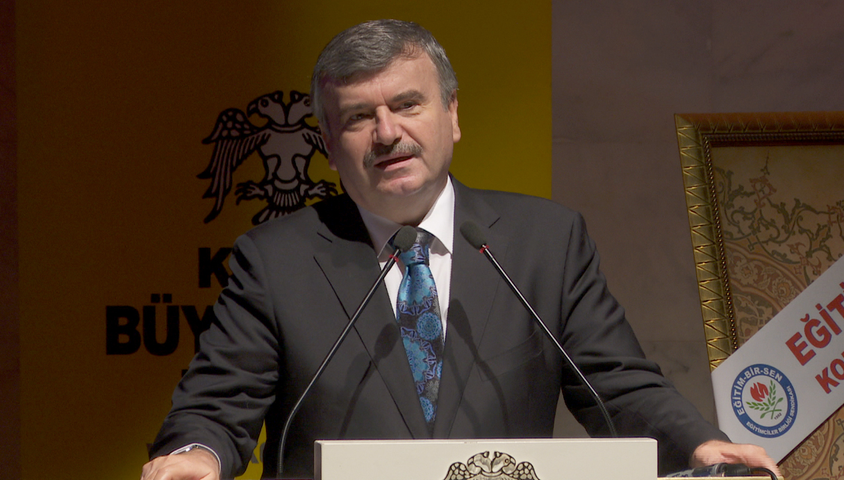  'İslam Medeniyetinin Yeniden İhyasına İhtiyaç Var'