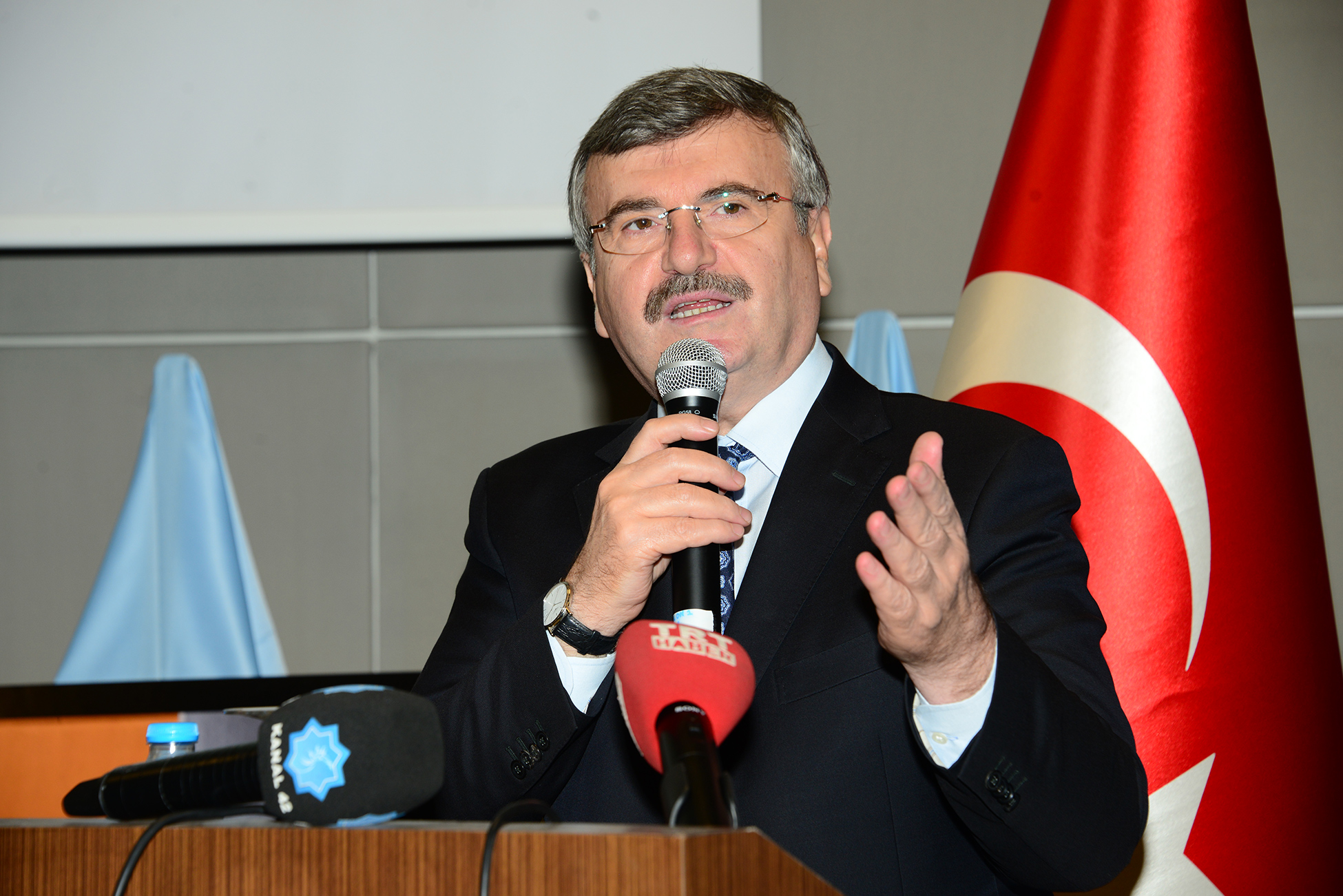 Aile İçi Şiddet Bitirilmeden Toplumsal Huzur Sağlanamaz