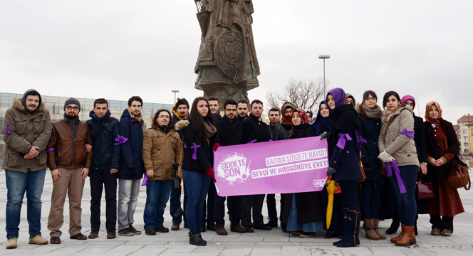 Gençler 'Kadına Şiddete Hayır' Dedi