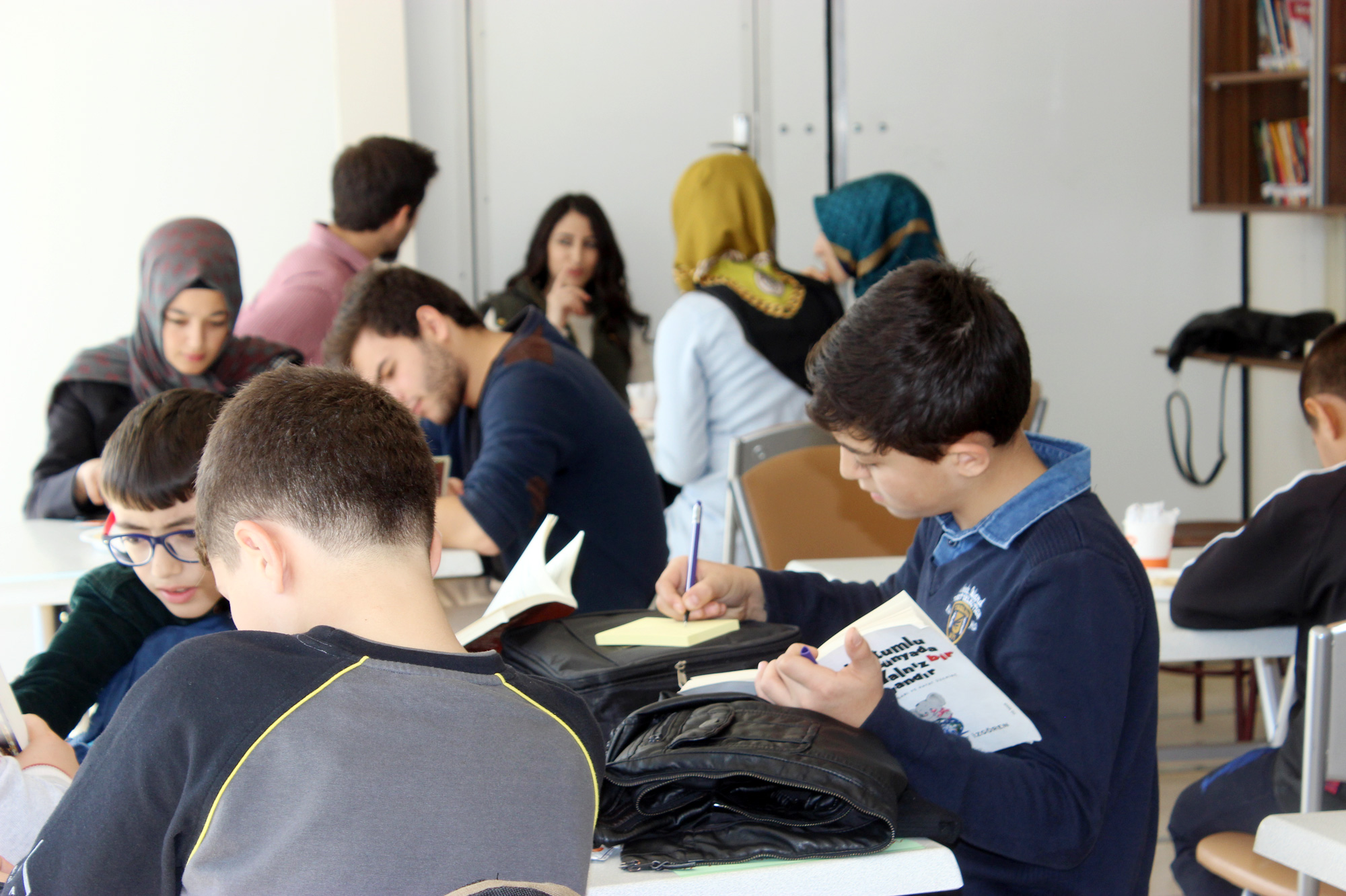 'Kitap Sizden Çay Bizden' Etkinliği Düzenledi