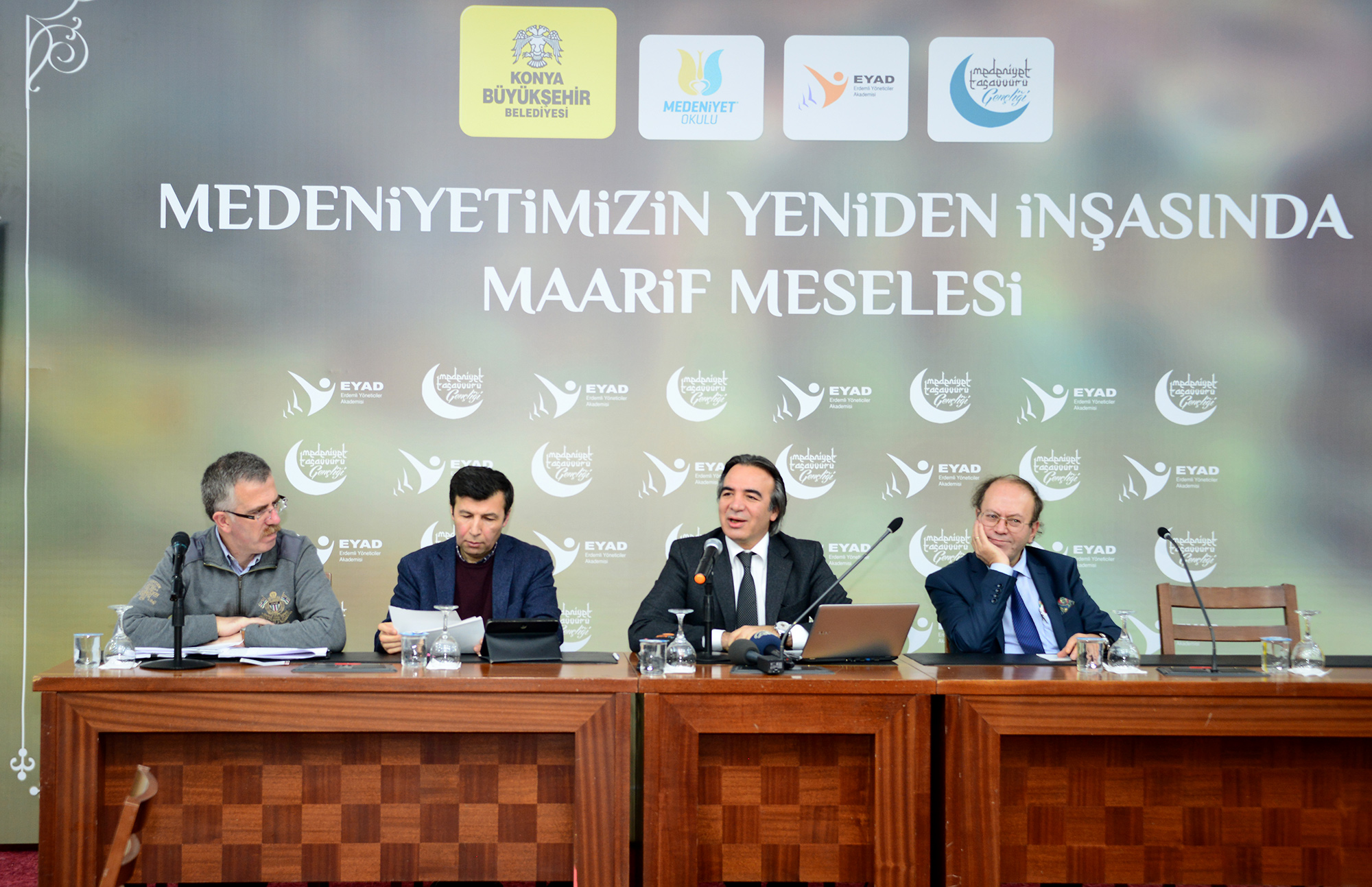 Medeniyetimizin Yeniden İnşasında Maarif Meselesi Paneli Yapıldı