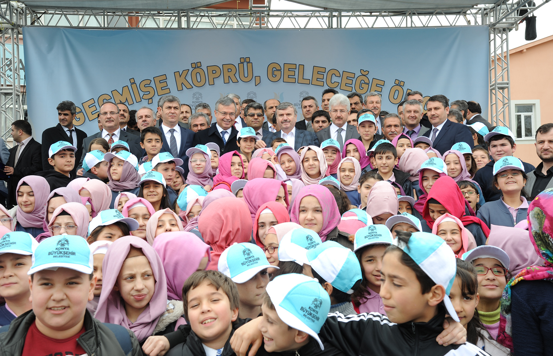 'Medeniyet Okulu' Toplumun Tamamını Kucaklıyor