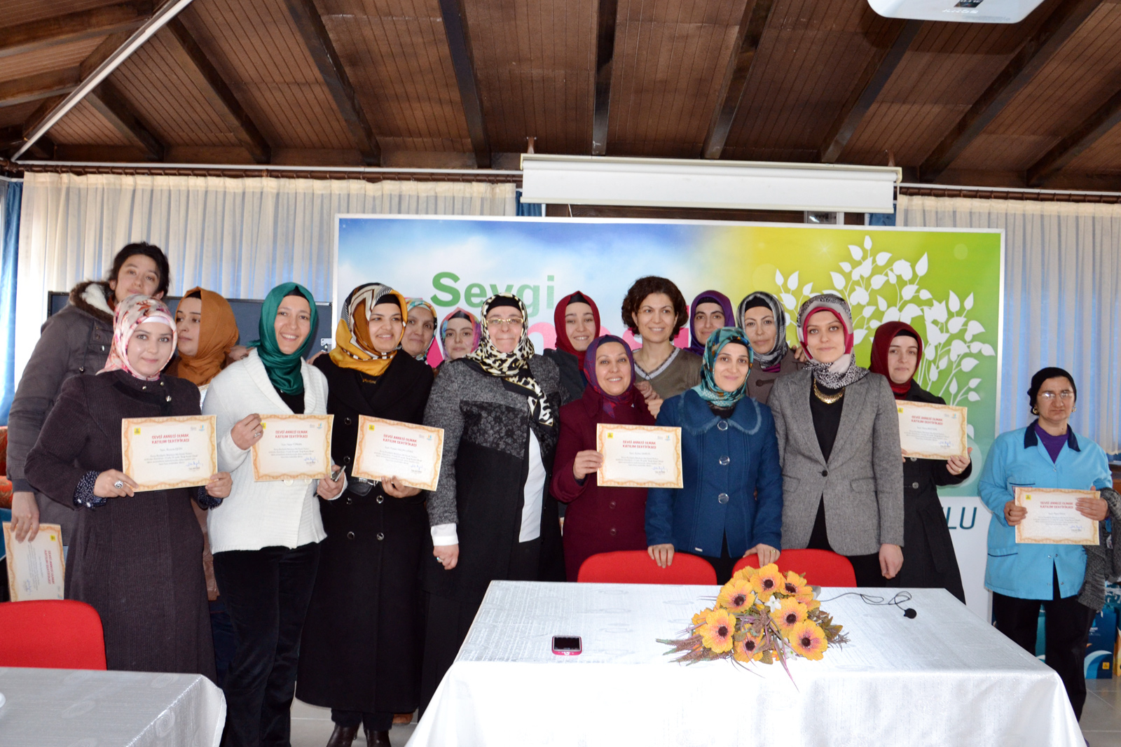 Bakıcı Annelere 'Sevgi Annesi Olmak' Sertifikaları Verildi 