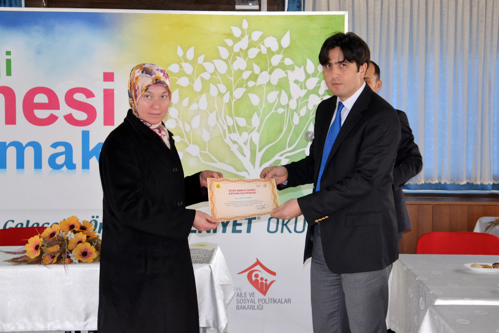 Bakıcı Annelere 'Sevgi Annesi Olmak' Sertifikaları Verildi 
