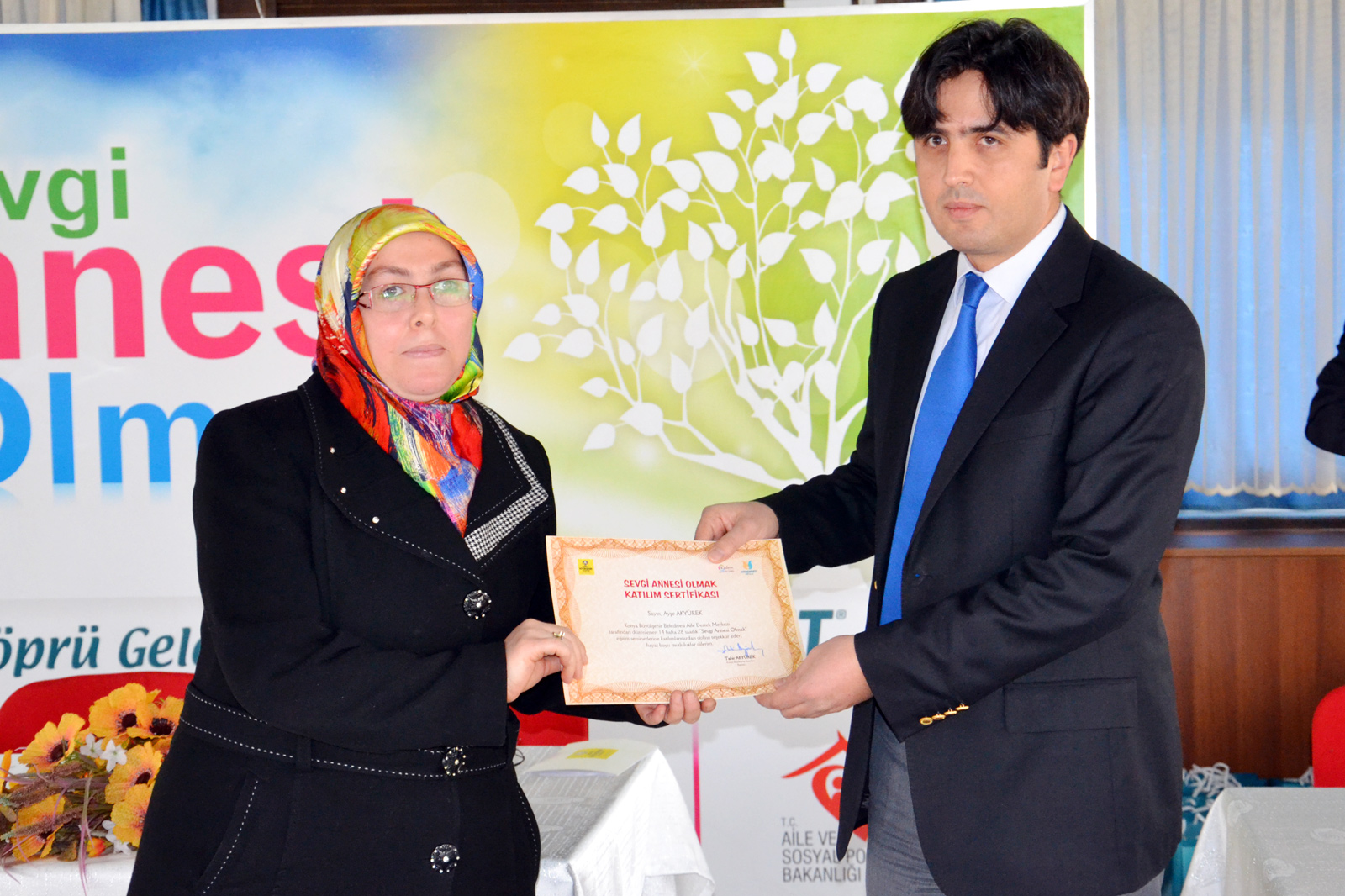 Bakıcı Annelere 'Sevgi Annesi Olmak' Sertifikaları Verildi 