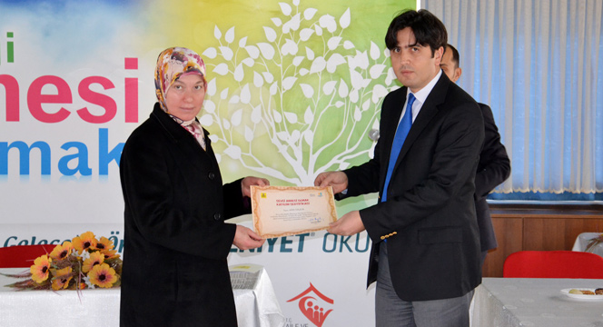 Bakıcı Annelere 'Sevgi Annesi Olmak' Sertifikaları Verildi 