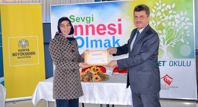 Bakıcı Annelere 'Sevgi Annesi Olmak' Sertifikaları Verildi 