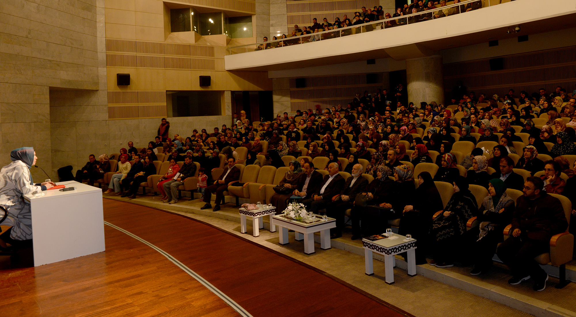 Ailenize Gülümsemek de Bir Sadakadır