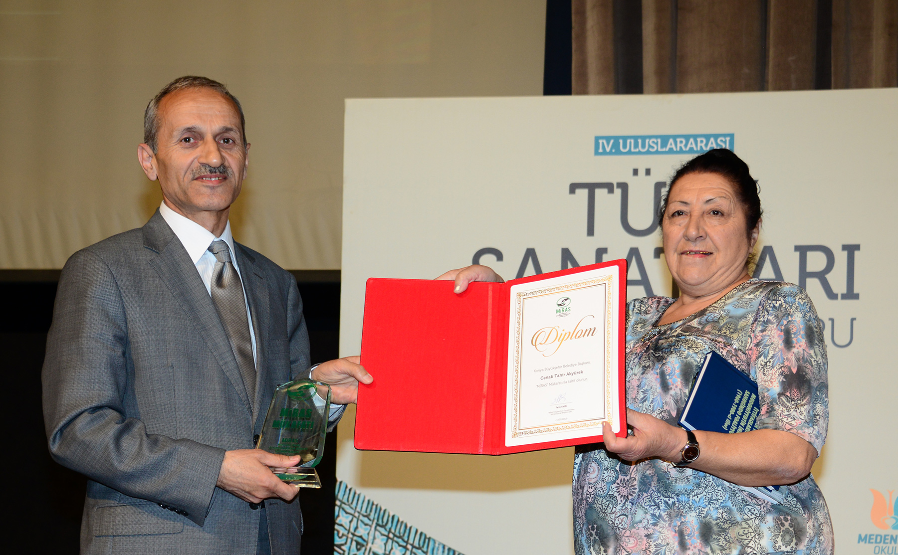 Uluslararası Türk Sanatları, Tarihi ve Folkloru Kongresi Başladı